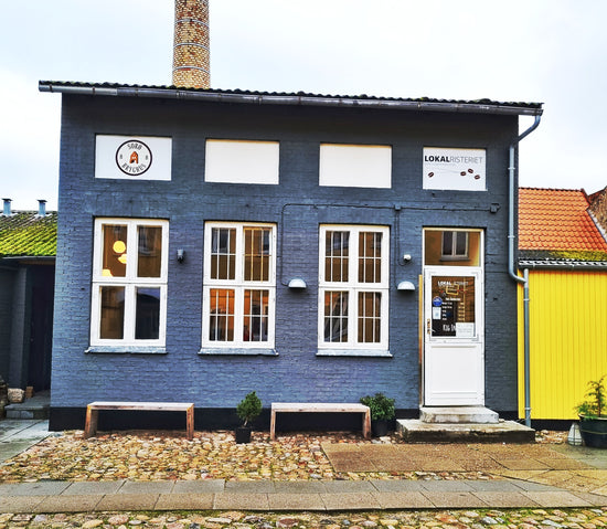 Usprøjtet og god kaffebønner fra Lokalristeriet i Sorø på Storgade og Vestergade. kvalitetskaffe kaffe online gode kaffebønner Hele bønner Malet til espresso Malet til filter Malet til stempel cafe smage en god kop kaffe dyrket under bæredygtig forhold